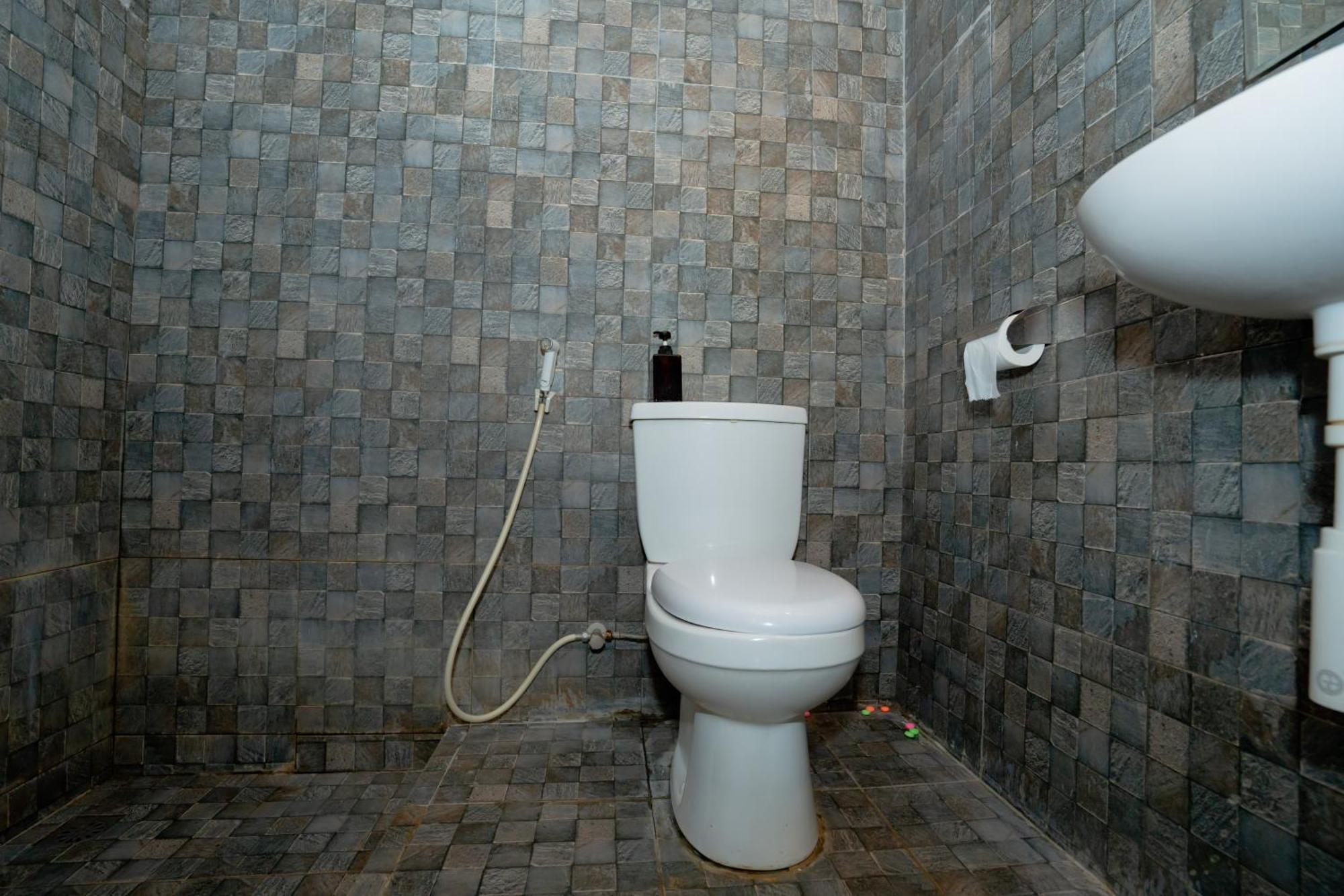 Reddoorz Syariah Near Lombok Epicentrum Mall Матарам Екстериор снимка