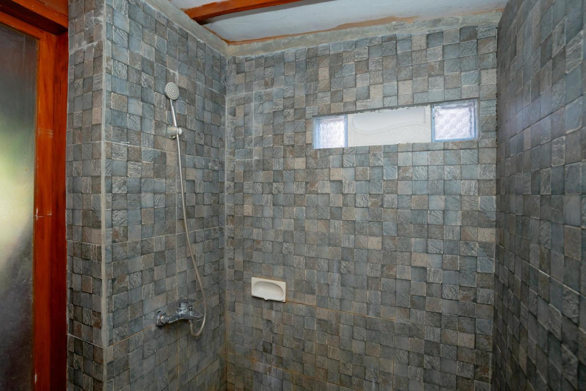 Reddoorz Syariah Near Lombok Epicentrum Mall Матарам Екстериор снимка