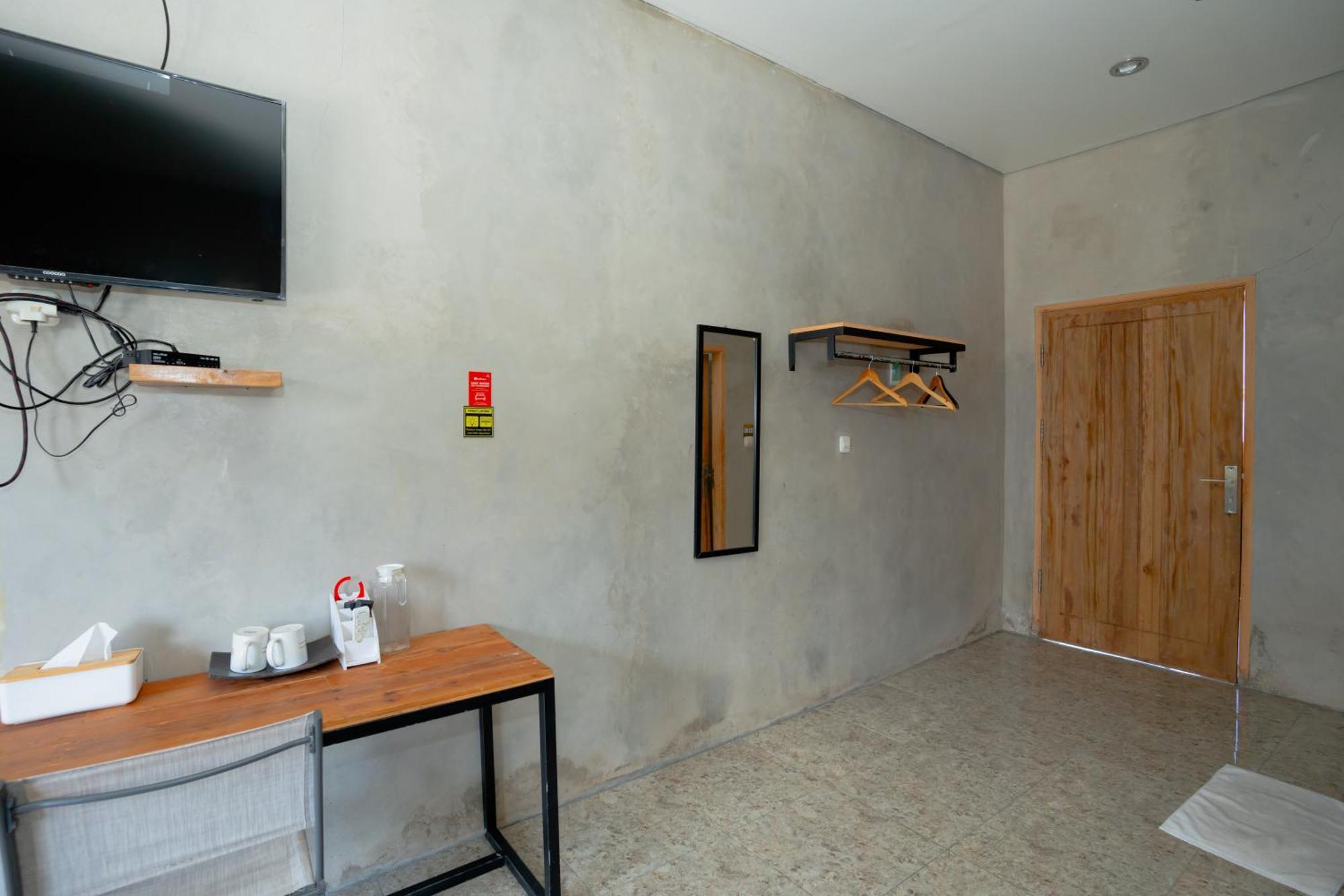 Reddoorz Syariah Near Lombok Epicentrum Mall Матарам Екстериор снимка