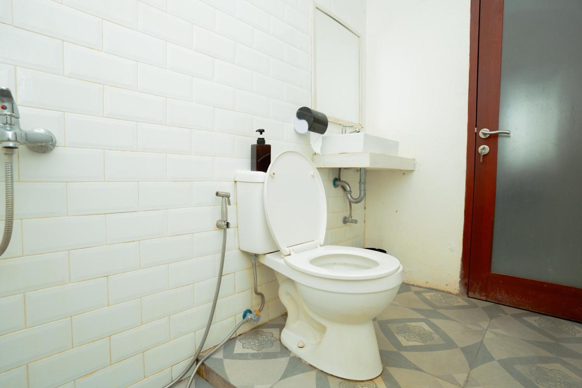 Reddoorz Syariah Near Lombok Epicentrum Mall Матарам Екстериор снимка