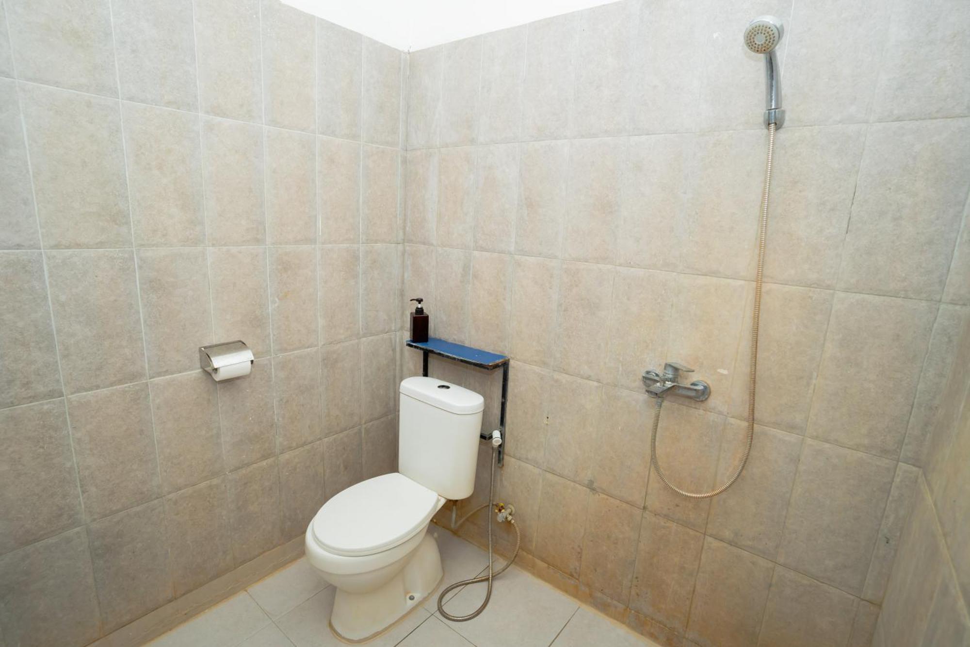 Reddoorz Syariah Near Lombok Epicentrum Mall Матарам Екстериор снимка