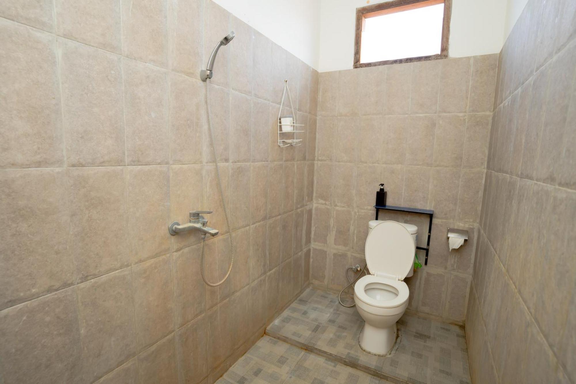 Reddoorz Syariah Near Lombok Epicentrum Mall Матарам Екстериор снимка
