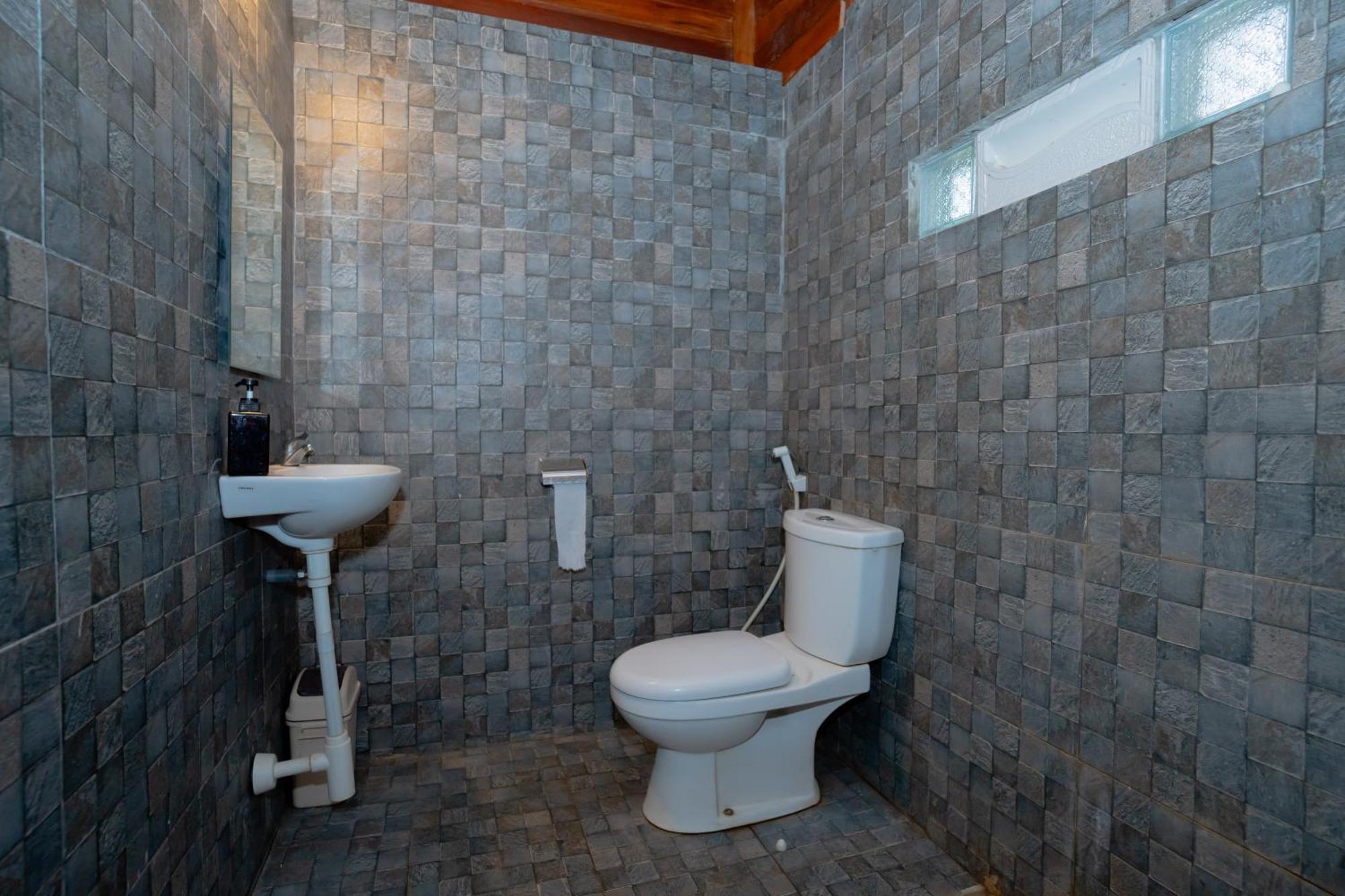 Reddoorz Syariah Near Lombok Epicentrum Mall Матарам Екстериор снимка