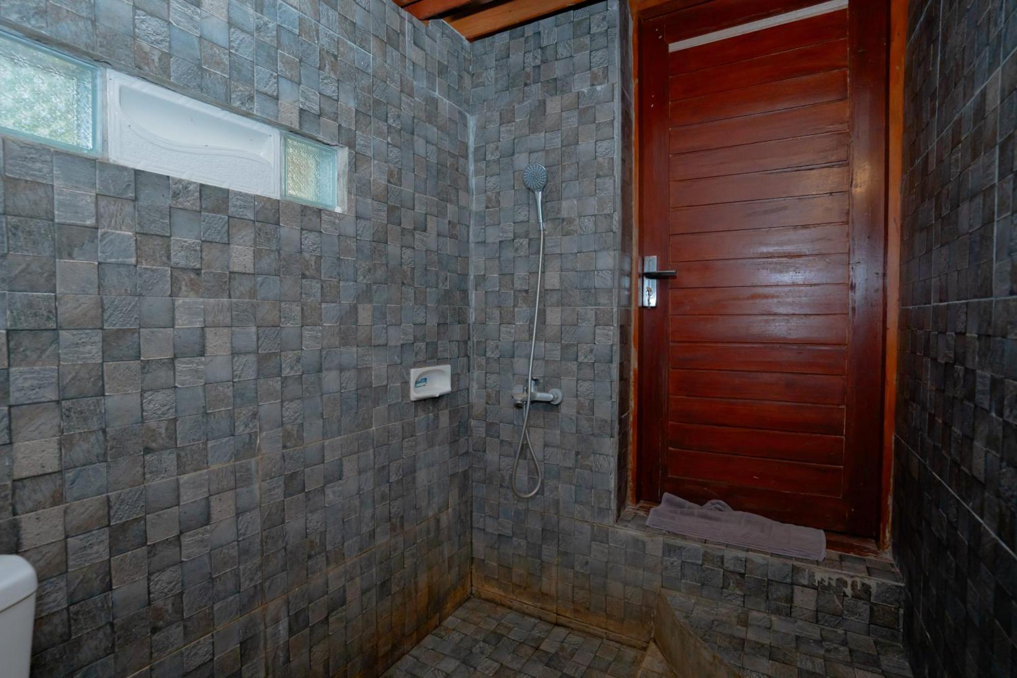 Reddoorz Syariah Near Lombok Epicentrum Mall Матарам Екстериор снимка