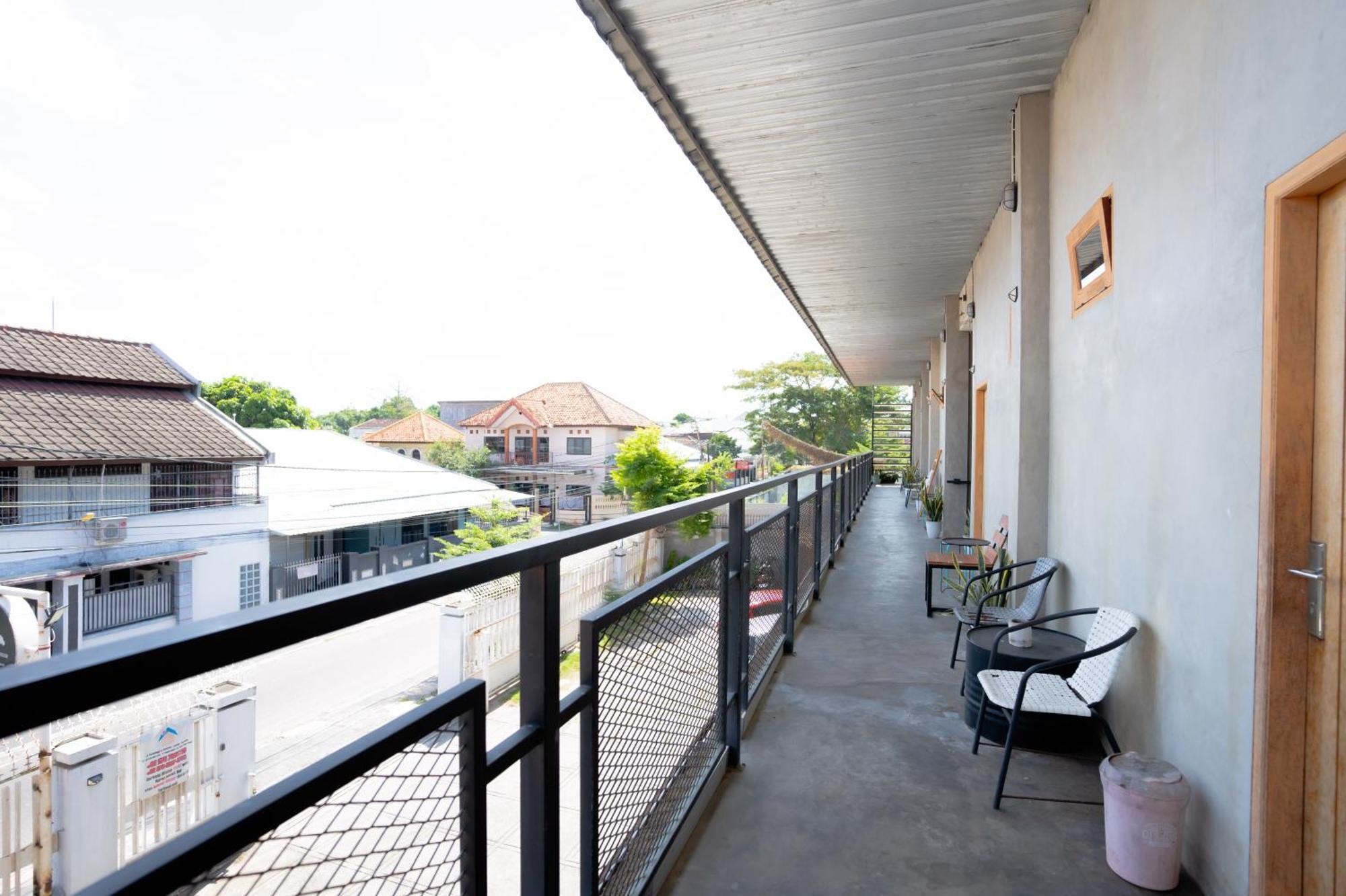 Reddoorz Syariah Near Lombok Epicentrum Mall Матарам Екстериор снимка