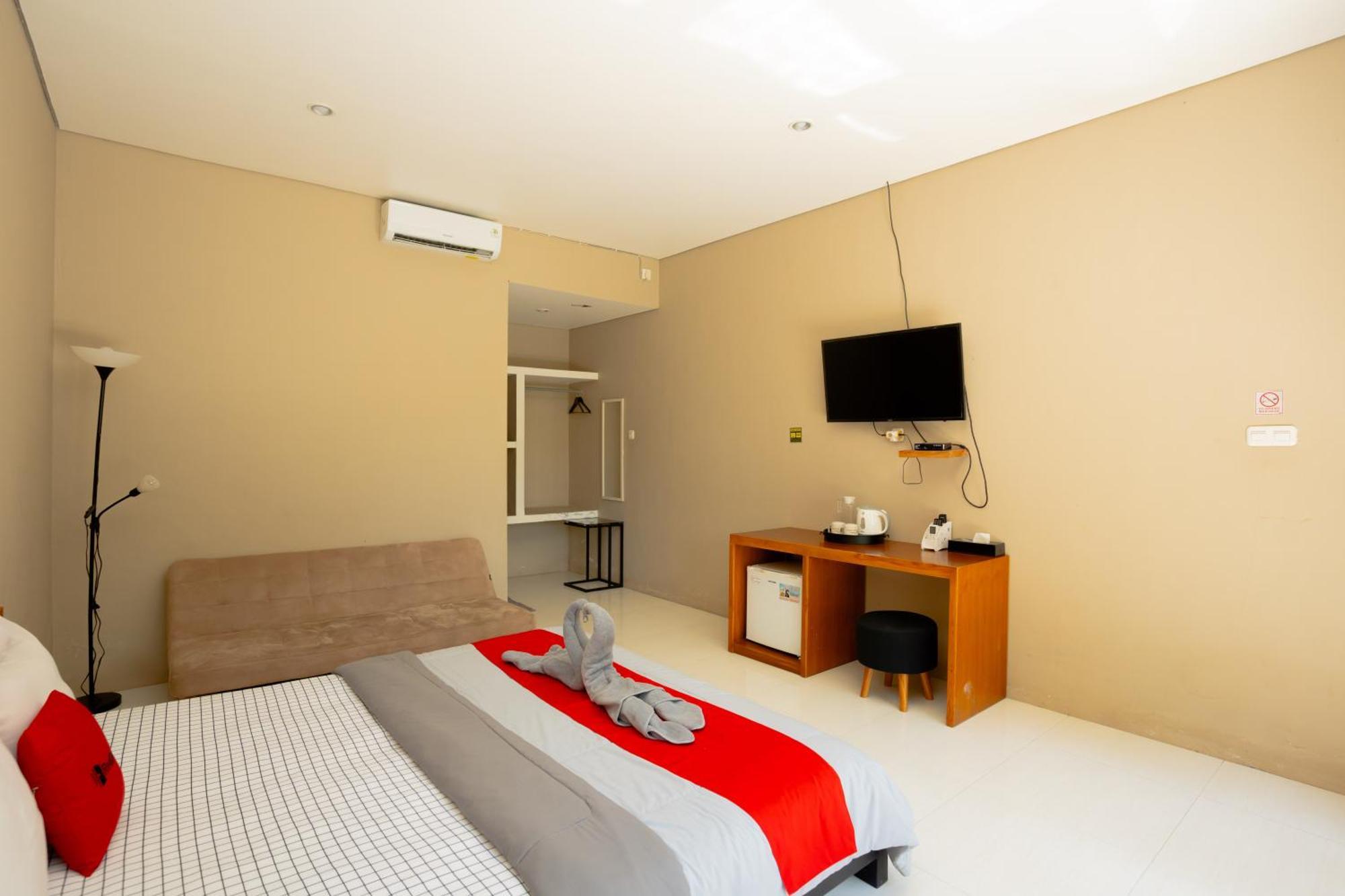 Reddoorz Syariah Near Lombok Epicentrum Mall Матарам Екстериор снимка